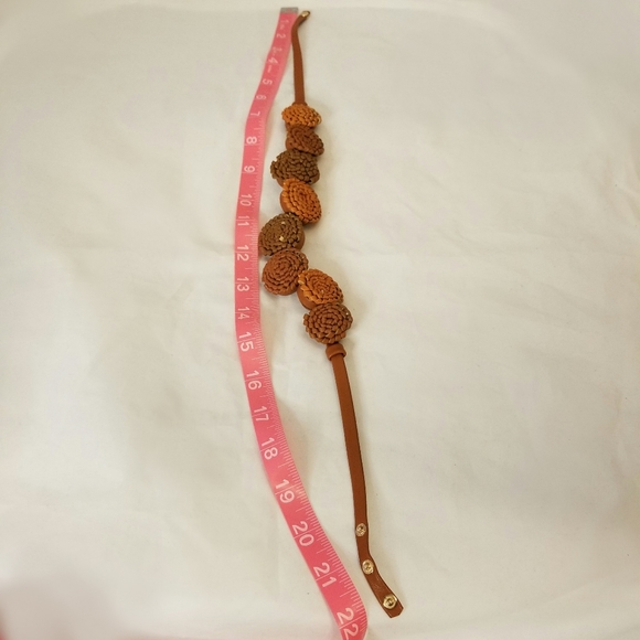 Romance Faux Leather Fringe Flower Short Statement Necklace 18 Inches In Length - Picture 6 of 7